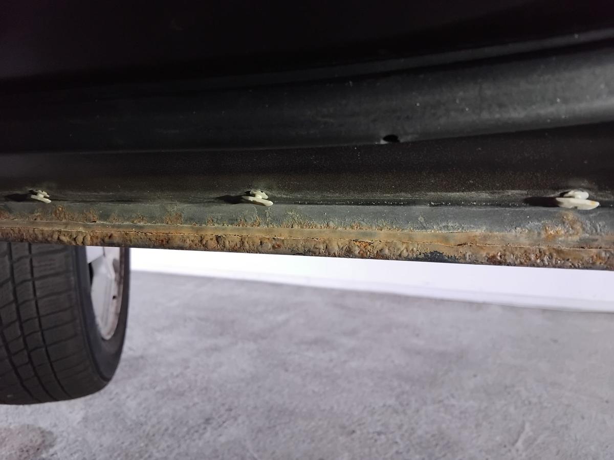Dodge Caliber T&uuml;r vorn rechts Beifahrert&uuml;r schwarzmetallic BJ2008 Anrostung