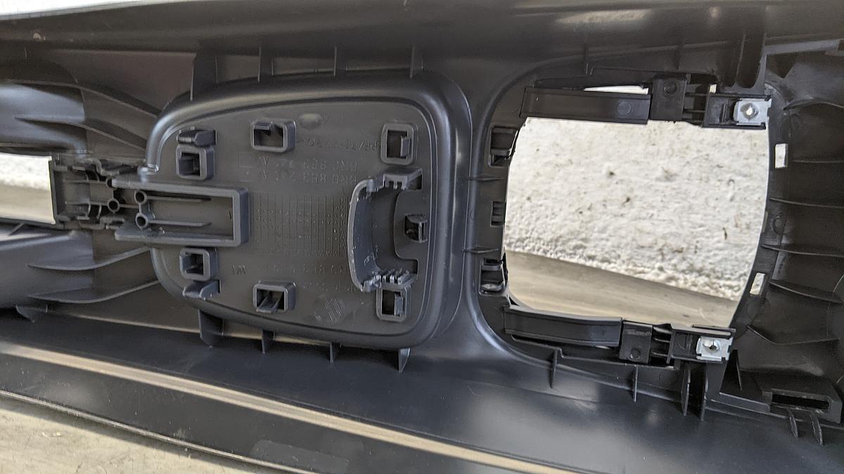 VW Polo 6R Tunnelverkleidung Mittelkonsole Mitteltunnel