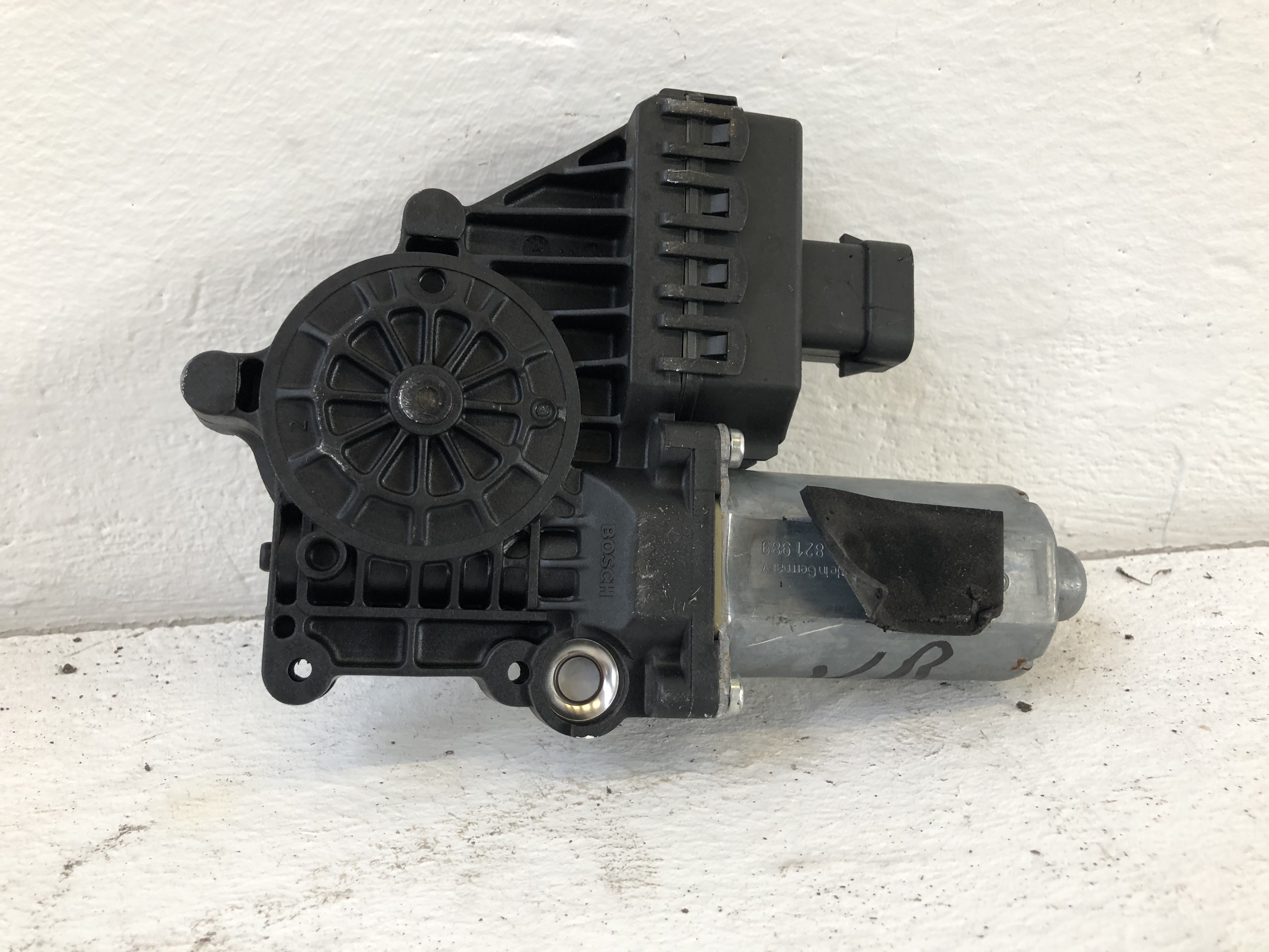 Opel Astra H GTC Motor Fensterheber vorn rechts 13101479