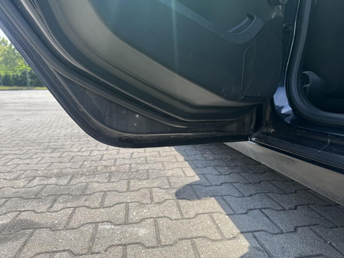 Opel Insignia A original T&uuml;r hinten links GAR Graphitschwarz Kombi Rohbau Bj.2011