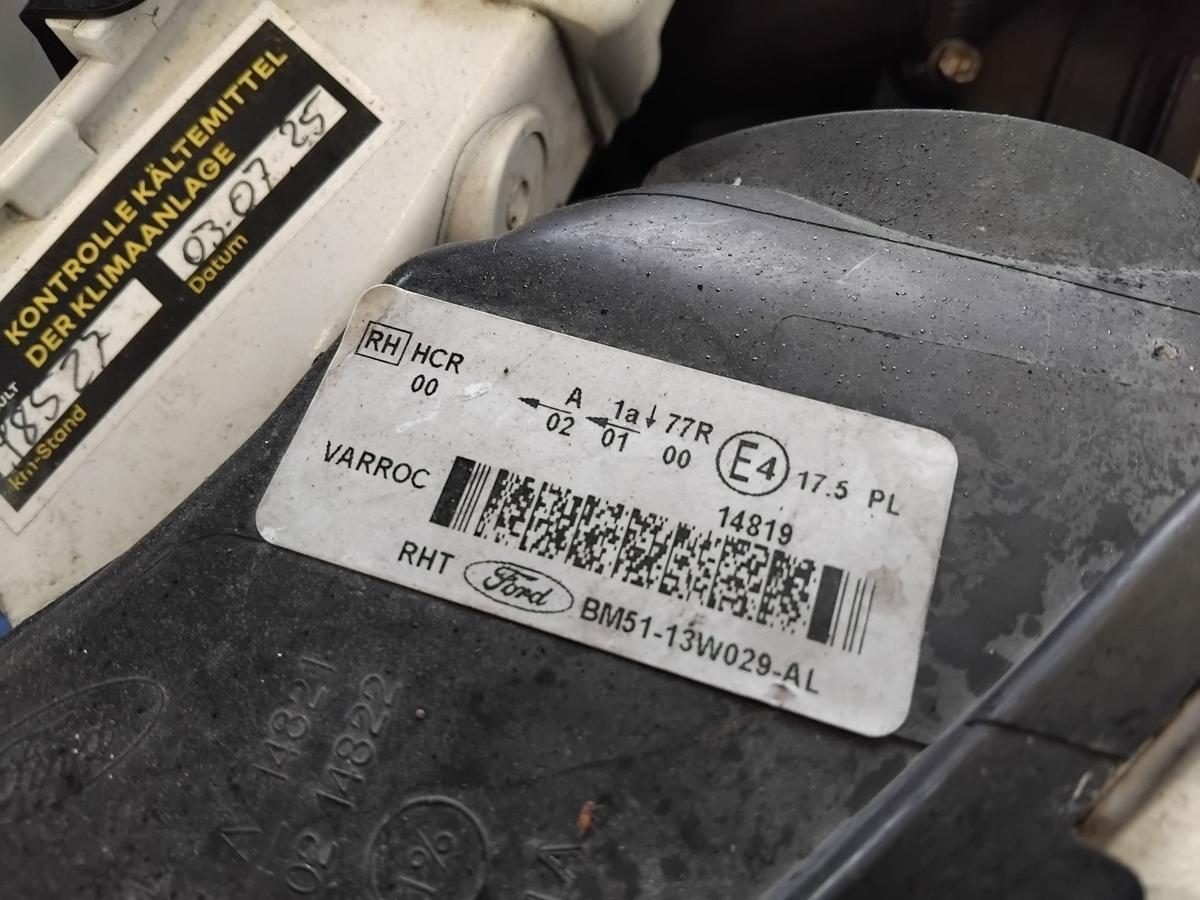 Ford Focus 3 DYB original Scheinwerfer rechts Halogen mit LWR BJ2013 M&auml;ngel