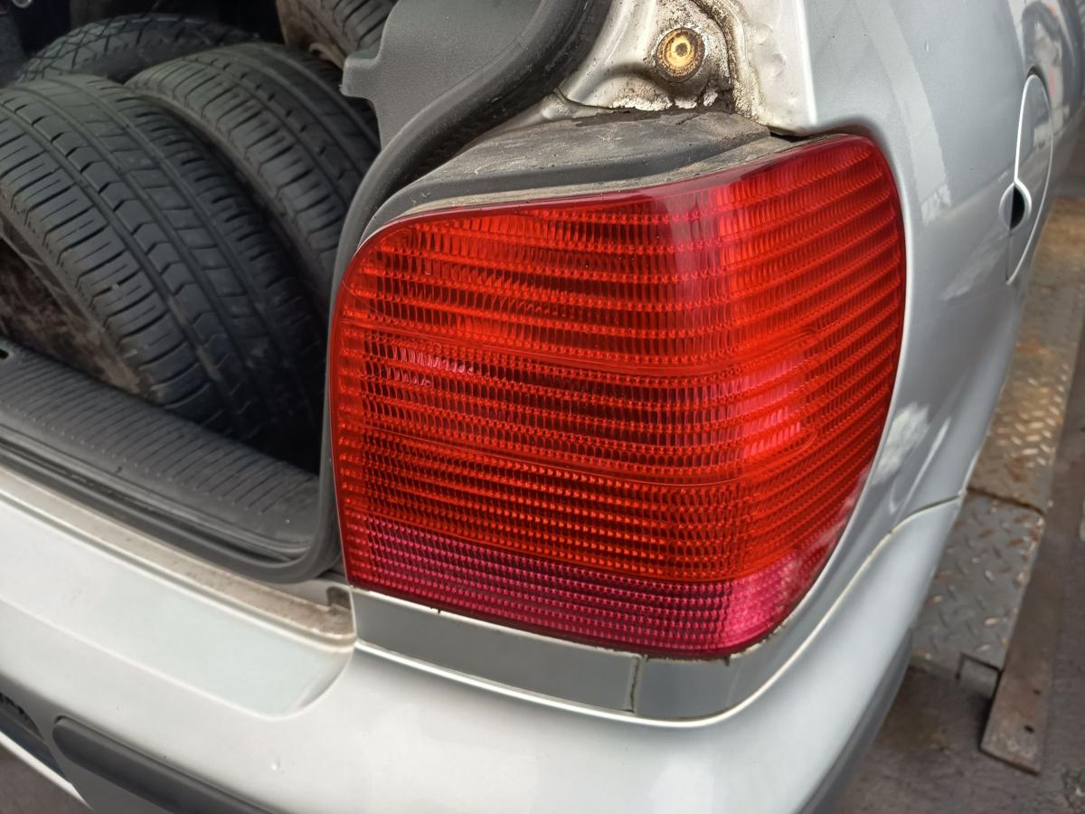 VW Polo III 6N2 original R&uuml;ckleuchte rechts Heck Schluss Licht Bj 2001