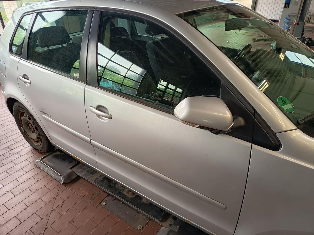 VW Polo 9N3 original T&uuml;r vorne rechts LA7W Reflexsilber Baujahr 2009