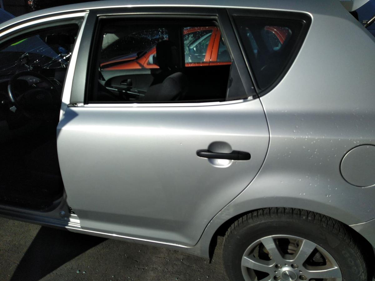 Kia Ceed ED T&uuml;r hinten links silber 9S machine silver 5-t&uuml;rig Flie&szlig;heck Bj.2009
