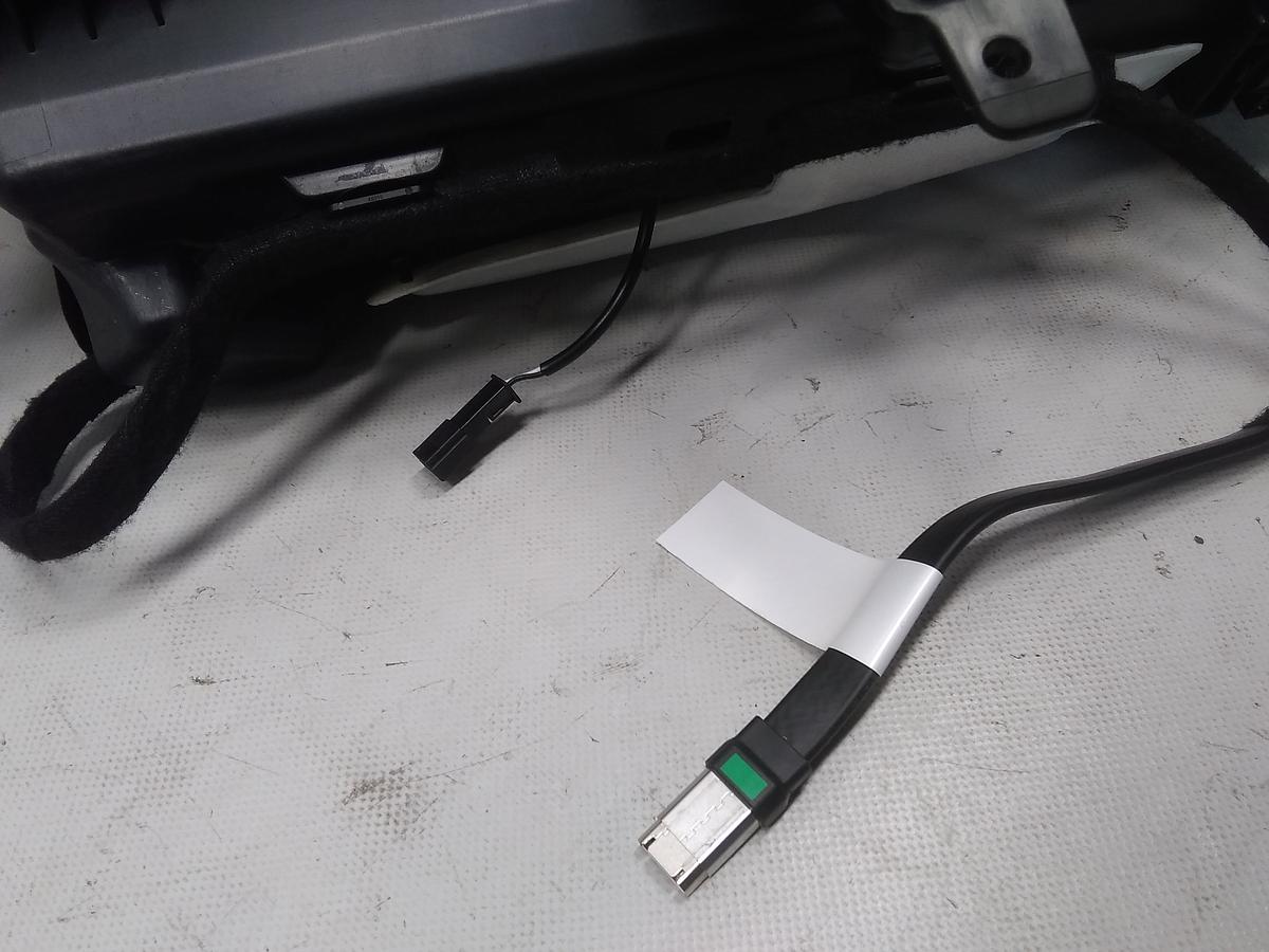 Tesla Model Y original Handschuhfach Handschuhkasten 164311000A BJ2022