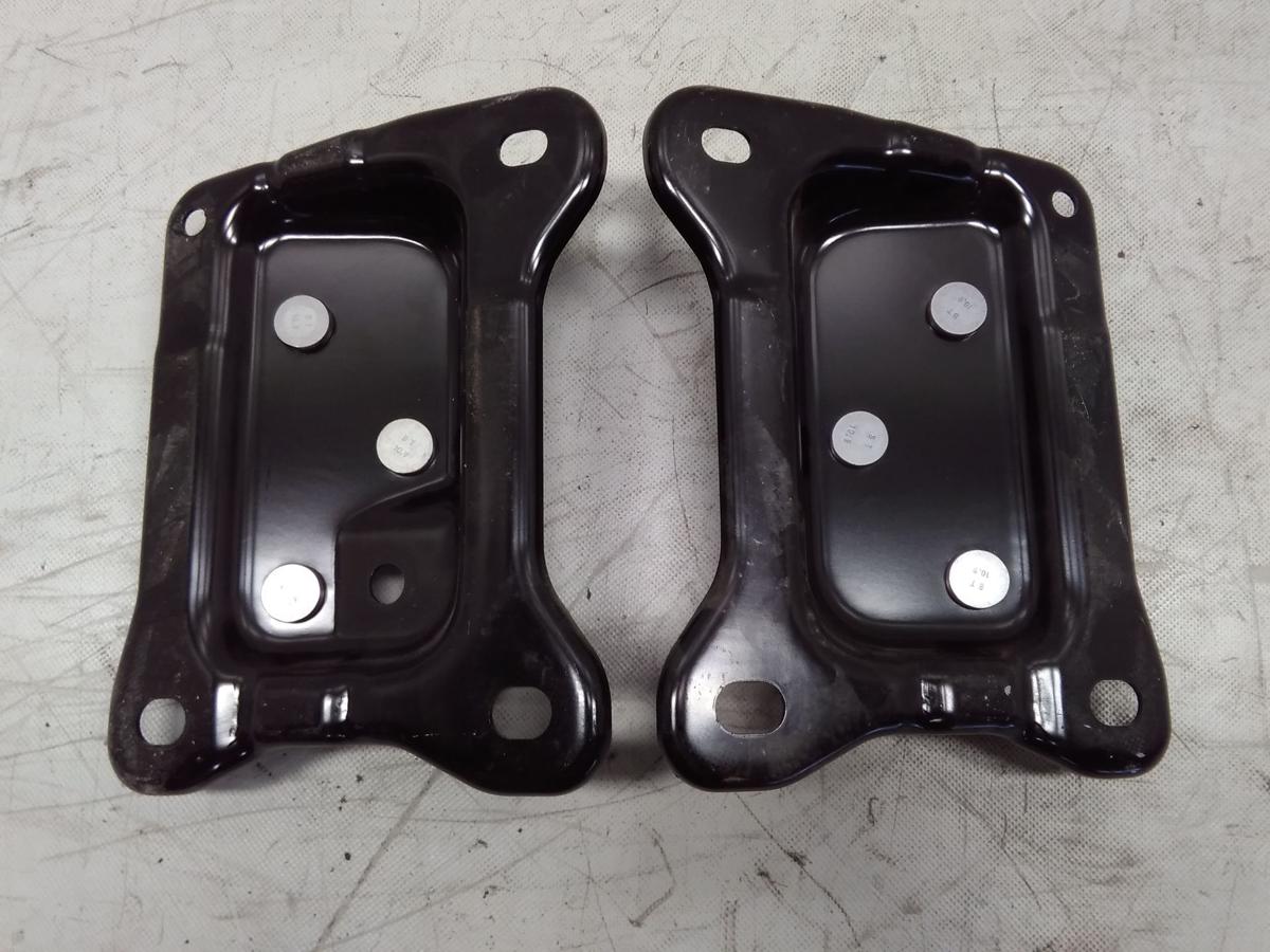 Tesla Model Y original Satz Halter Alutr&auml;ger Sto&szlig;f&auml;nger hinten Bj.2022