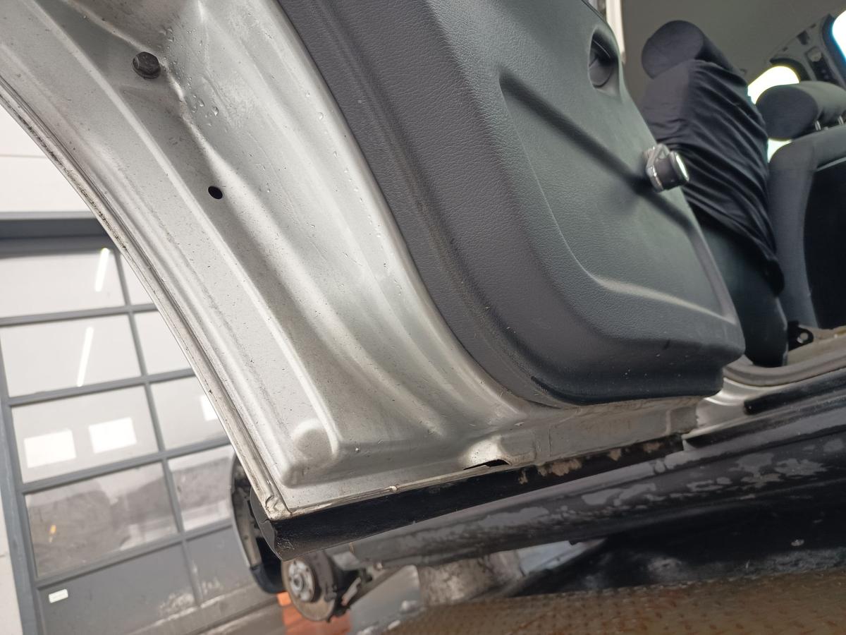 Audi A4 B5 Limo original T&uuml;r hinten links Y7M Alusilber Baujahr 1996