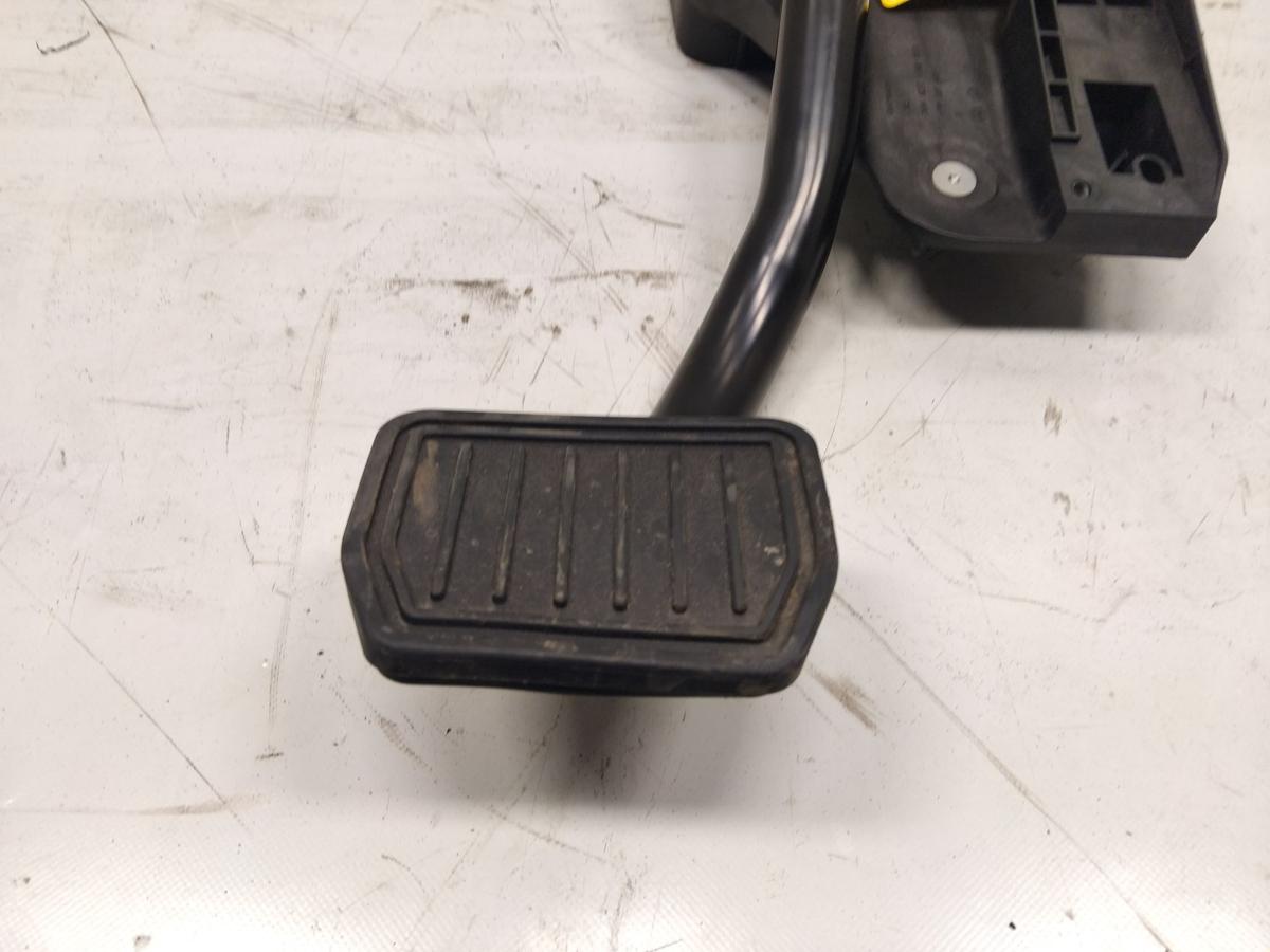 Tesla Model Y original Bremspedal RWD nicht Performance BJ2023