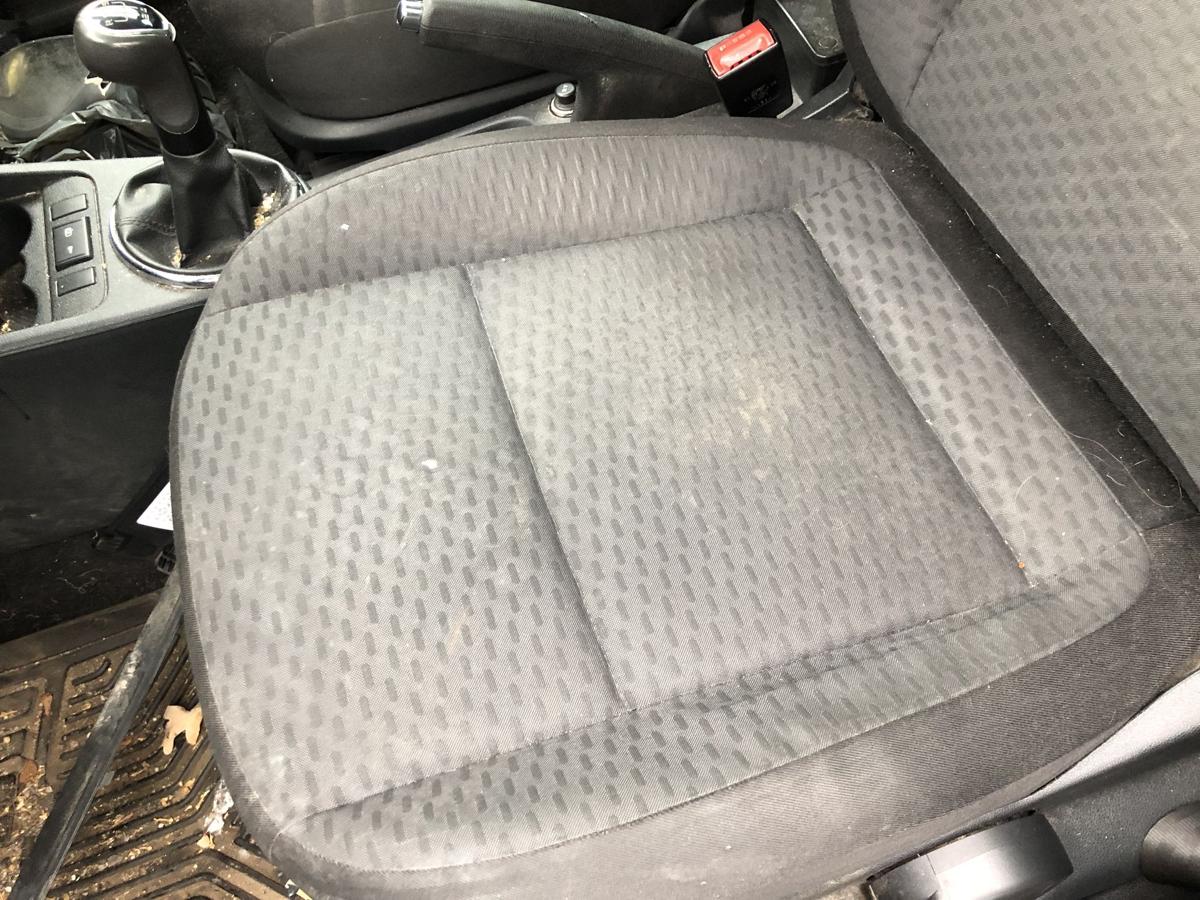 Skoda Roomster 5J Sitz vorn links Fahrersitz Stoff mit Muster ohne Heizung