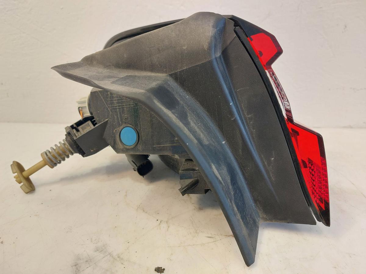 Ford Fiesta HF MK8 Rückleuchte Schlussleuchte Rücklicht hinten aussen rechts 5tr