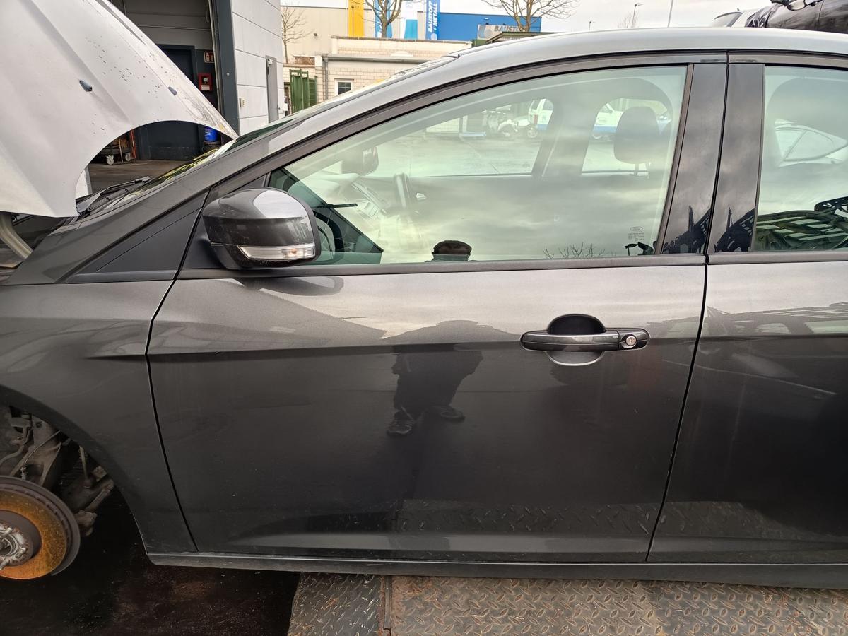 Ford Focus III original T&uuml;r vorne links Magnetic Grau Baujahr 2015