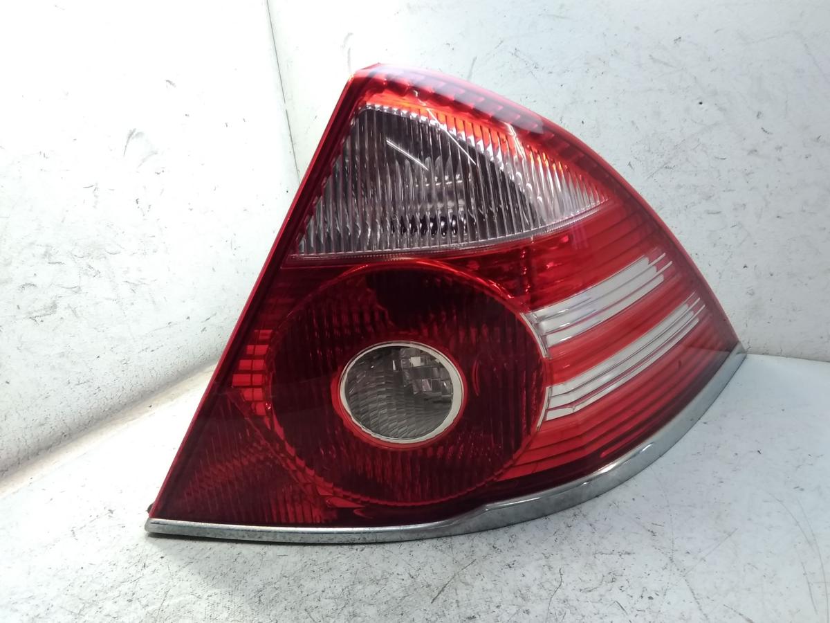 Ford Mondeo 3 orig R&uuml;ckleuchte Heckleuchte rechts Limo Flie&szlig;heck ab05/2005 BJ06