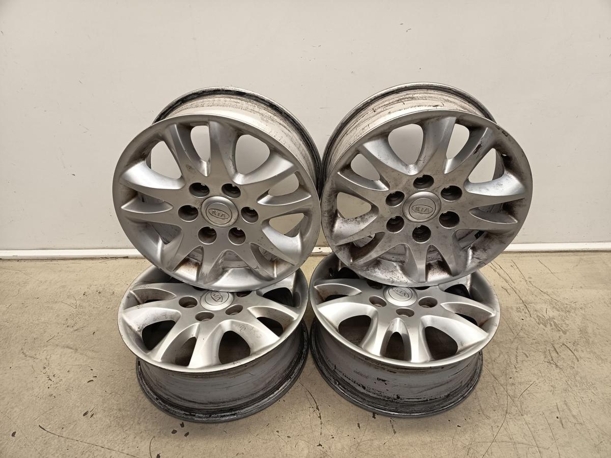 Kia Carnival III original Satz Alufelgen 6,5x17 ET46 529104D250 Bj 2006