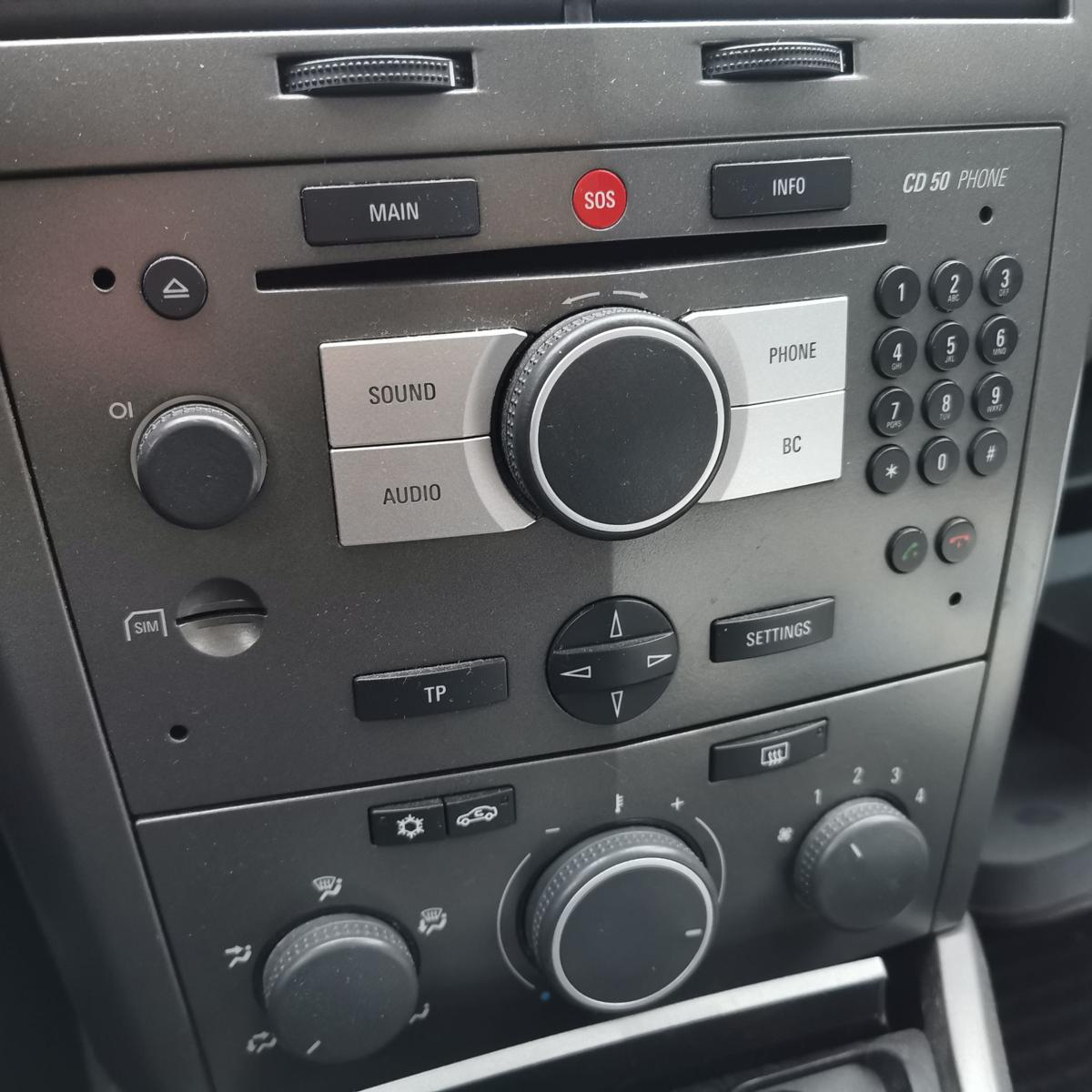 Opel Astra H Caravan Autoradio Radio CD 50 Phone mit Test mit Code