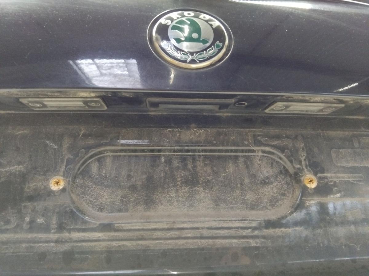 Skoda Fabia 2 Kombi 5J Heckklappe schwarzmetallic 9910 mit Heckscheibe Bj.2008