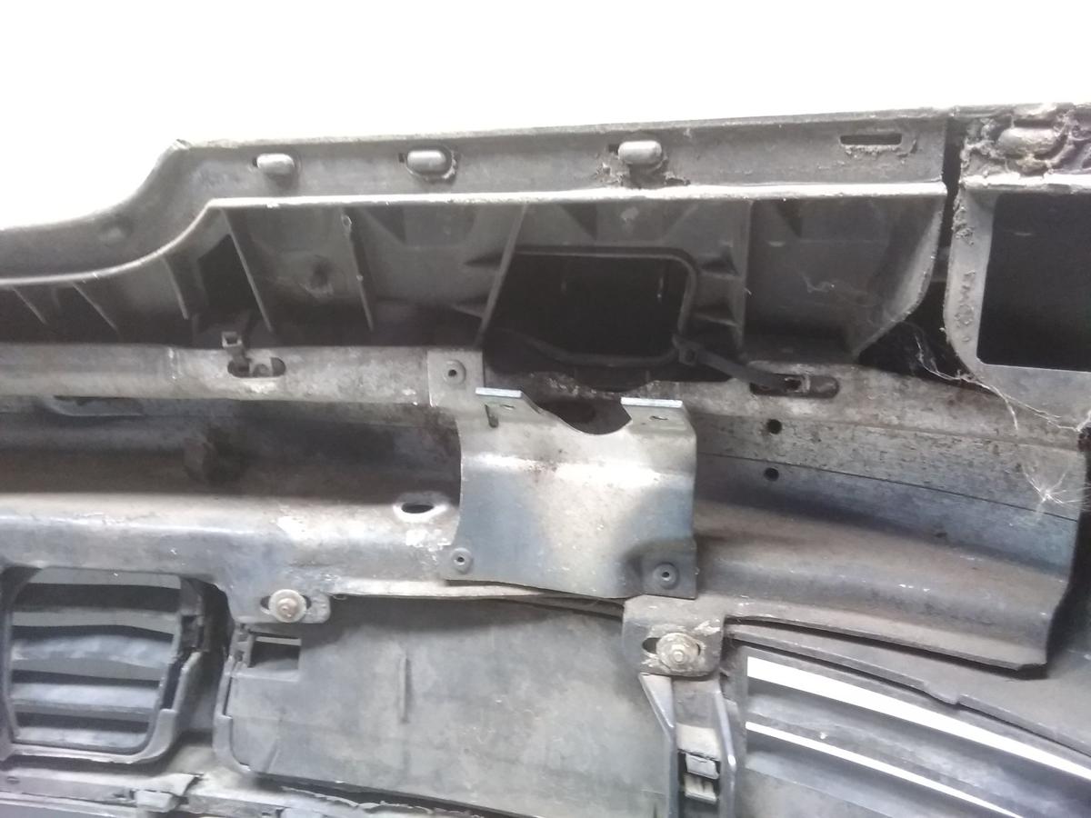 Audi A4 B5 8D original Stossfänger vorn für Scheinwerferreinigung LZ5L BJ1996