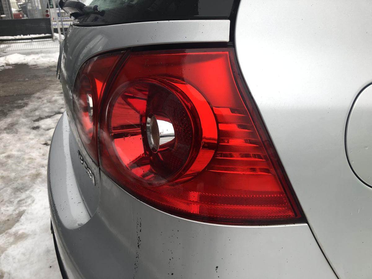 VW Golf 5 V 1K R&uuml;ckleuchte au&szlig;en rechts Ecke R&uuml;cklicht Heckleuchte 3 und 5 trg