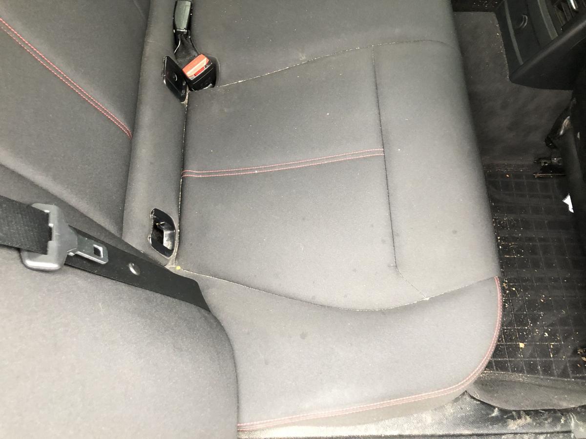 BMW 3er F31 Kombi Sportline Sitzbank R&uuml;cksitzbank R&uuml;ckbank R&uuml;cksitz roten N&auml;hte