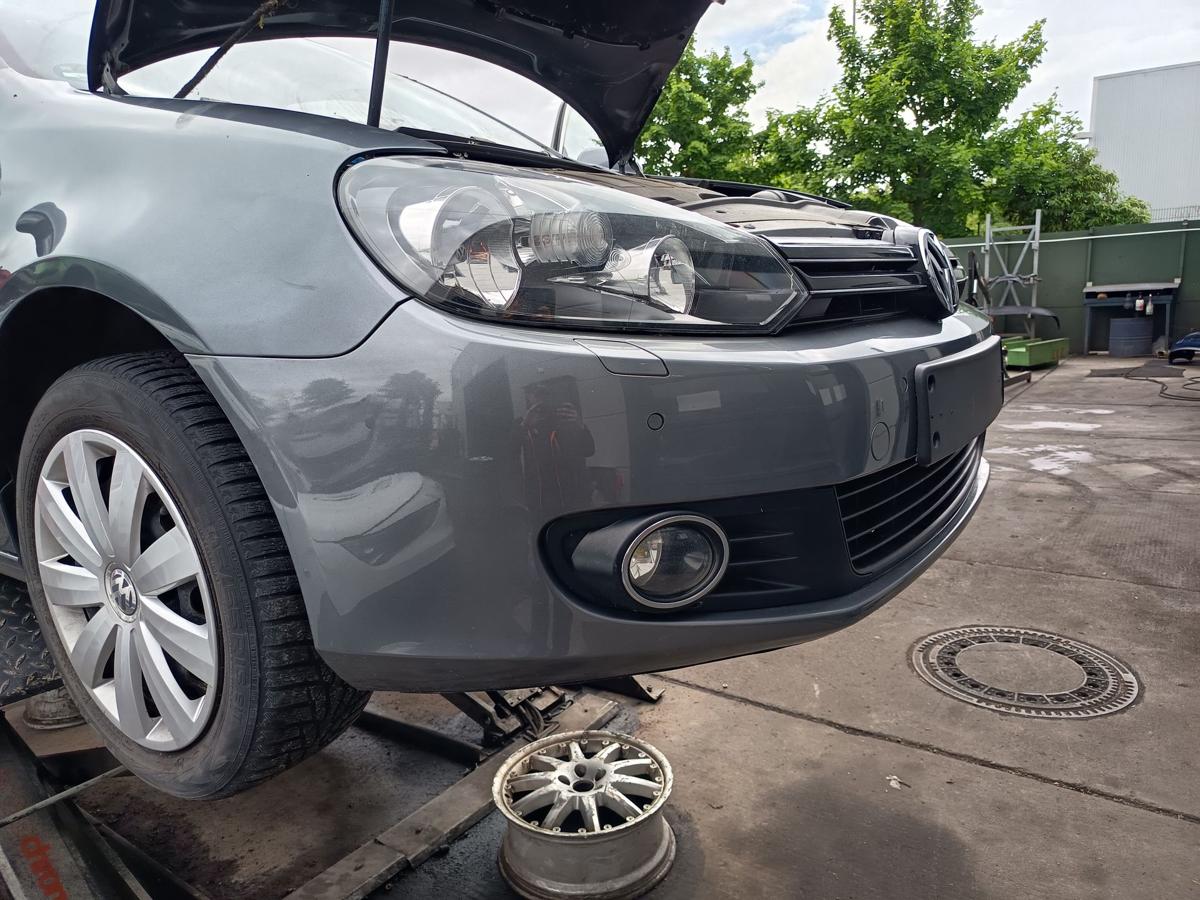 VW Golf VI original Stoßstange Fänger vorn/Front D7X Platingrau Bj 2010