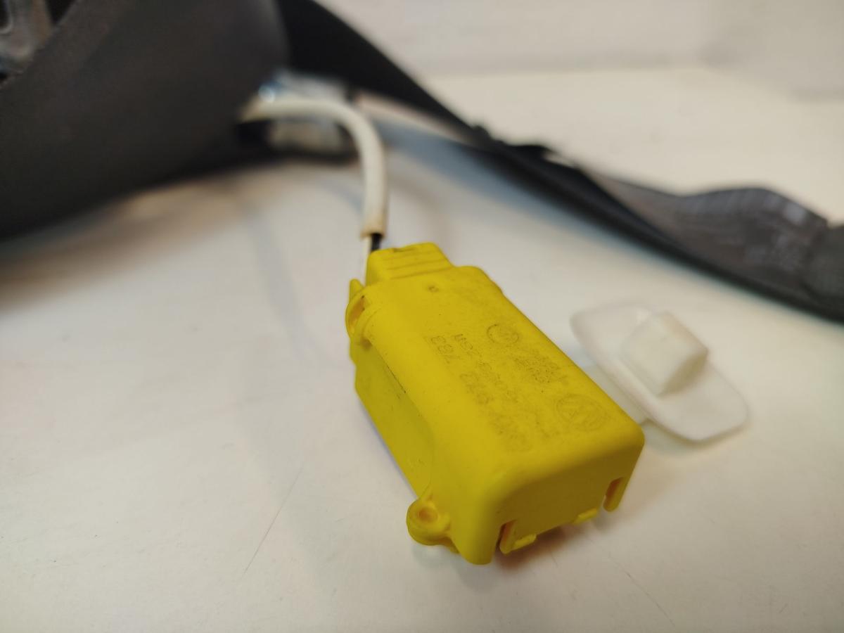 VW Passat 3C B7 Variant Sicherheitsgurt vorn rechts Anschnallgurt Gurtstraffer