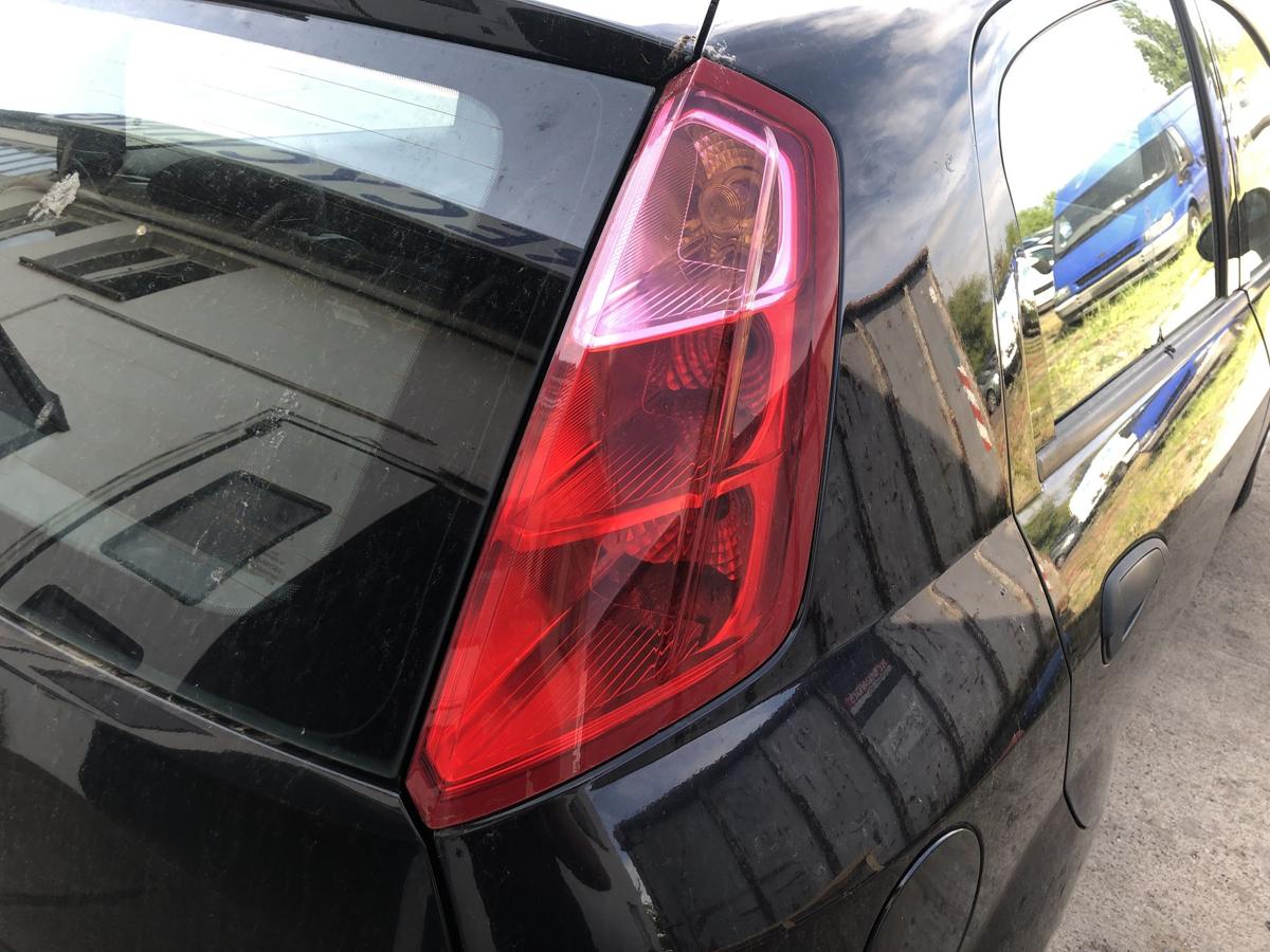 Fiat Grande Punto 199 R&uuml;ckleuchte rechts R&uuml;cklicht Heckleuchte 5trg 05 bis 09