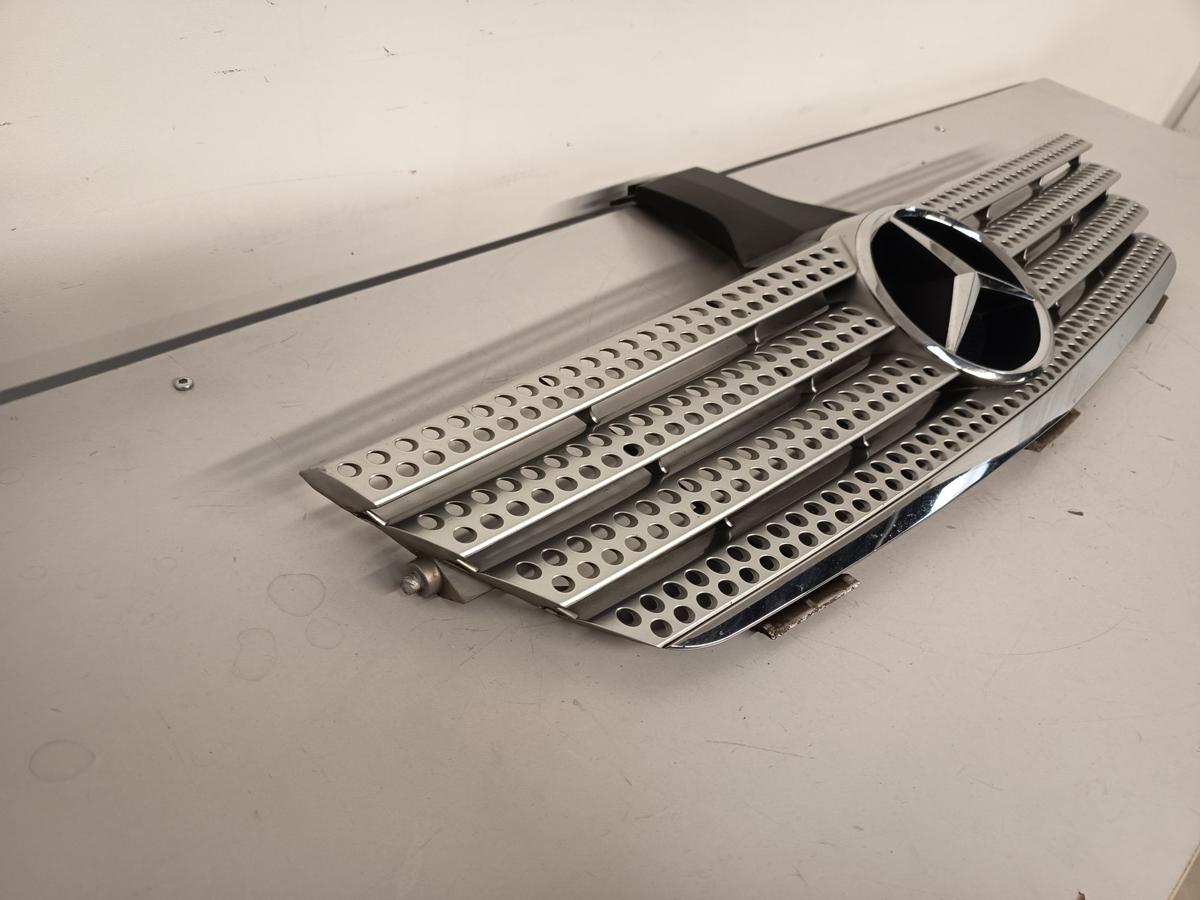 Mercedes CL 203 orig Kühlergrill Grill mit Emblem 775 Iridiumsilber Bj 2006