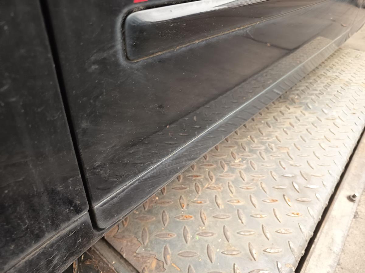 Audi A4 B7 original T&uuml;r vorn links Fahrer Y9B Brillantschwarz Bj 2007