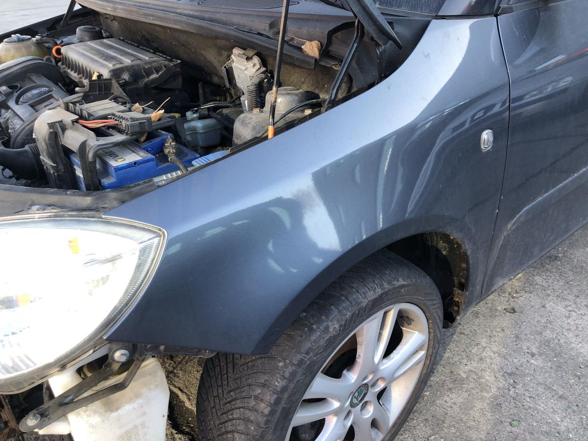 Skoda Fabia 5J Kotfl&uuml;gel vorn links Fahrerseite LF8J Antracit Grey 2006 bis 2014