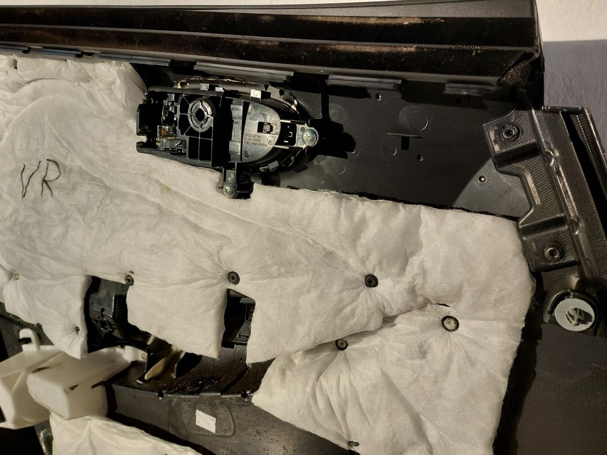 Nissan Leaf ZE1 40kWh T&uuml;rverkleidung vorn rechts Beifahrer Fensterheberschalter