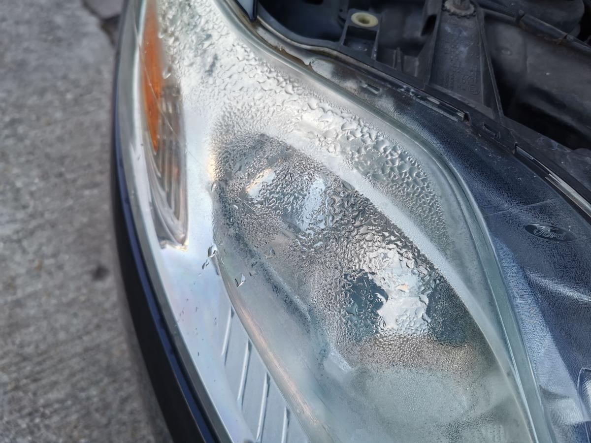 Ford Mondeo BA7 Scheinwerfer Hauptscheinwerfer Xenon vorn rechts -10 DEFEKT NASS