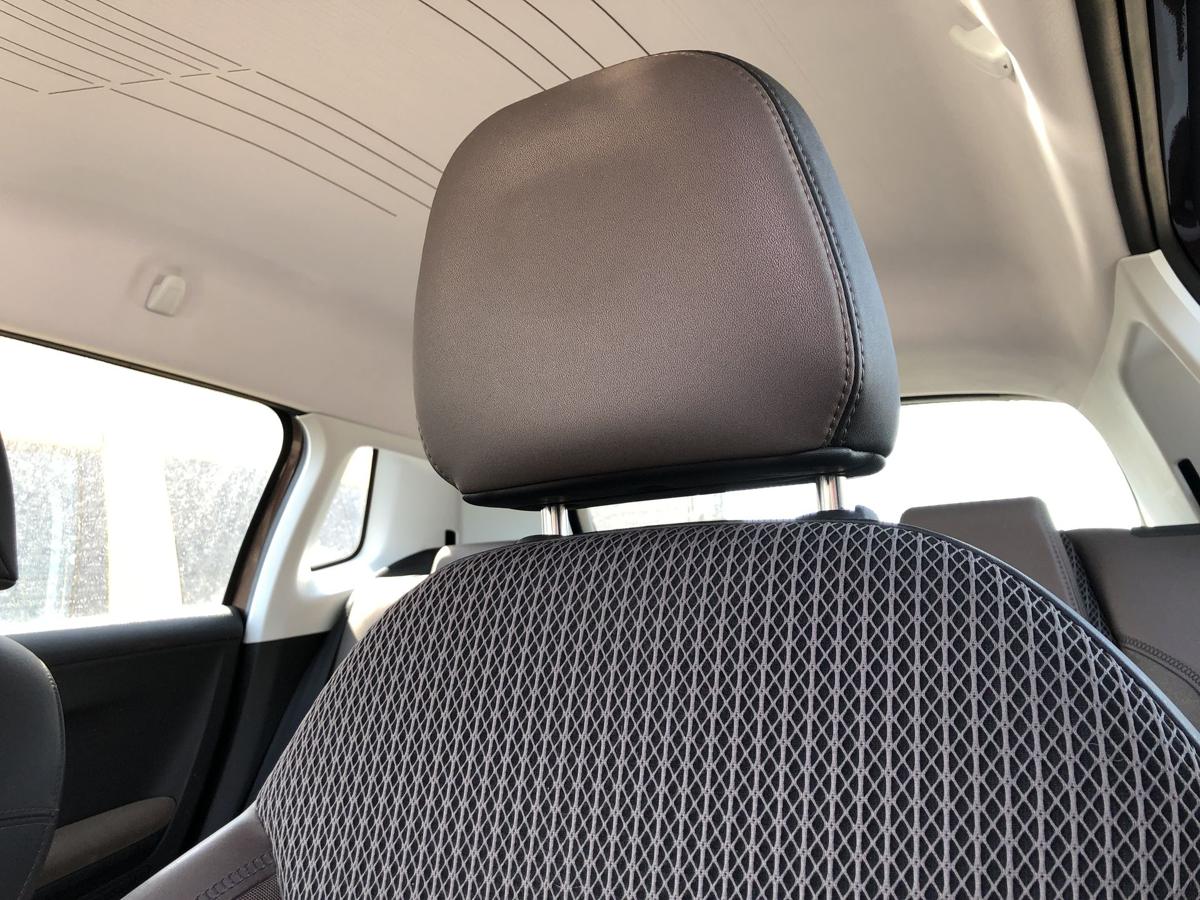 Peugeot 2008 I CU Sitz vorn links Fahrersitz Kunstleder Stoff braun Heizung