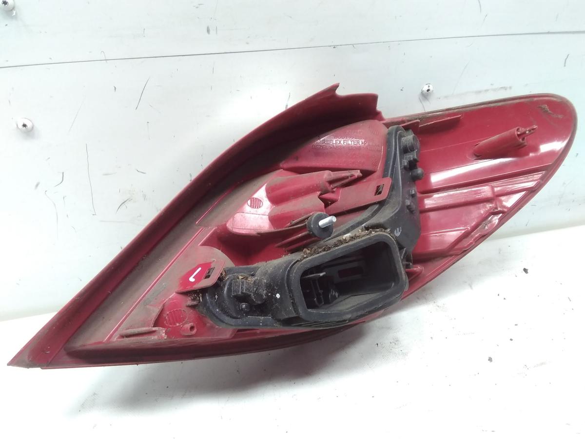 Peugeot 207 original R&uuml;ckleuchte Heckleuchte links Facelift Teil-LED BJ2010