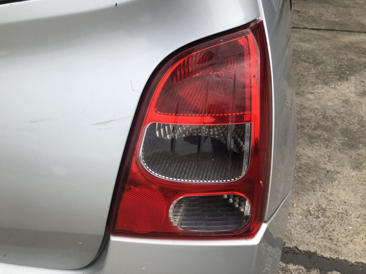 Renault Twingo 2 II R&uuml;ckleuchte rechts R&uuml;cklicht Heckleuchte Schlusslicht 07-12