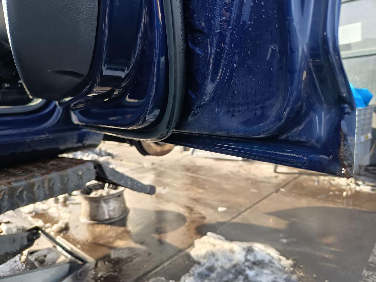 VW Touran 1T original T&uuml;r vorn rechts Beifahrer B5N Indigoblau Bj 2006