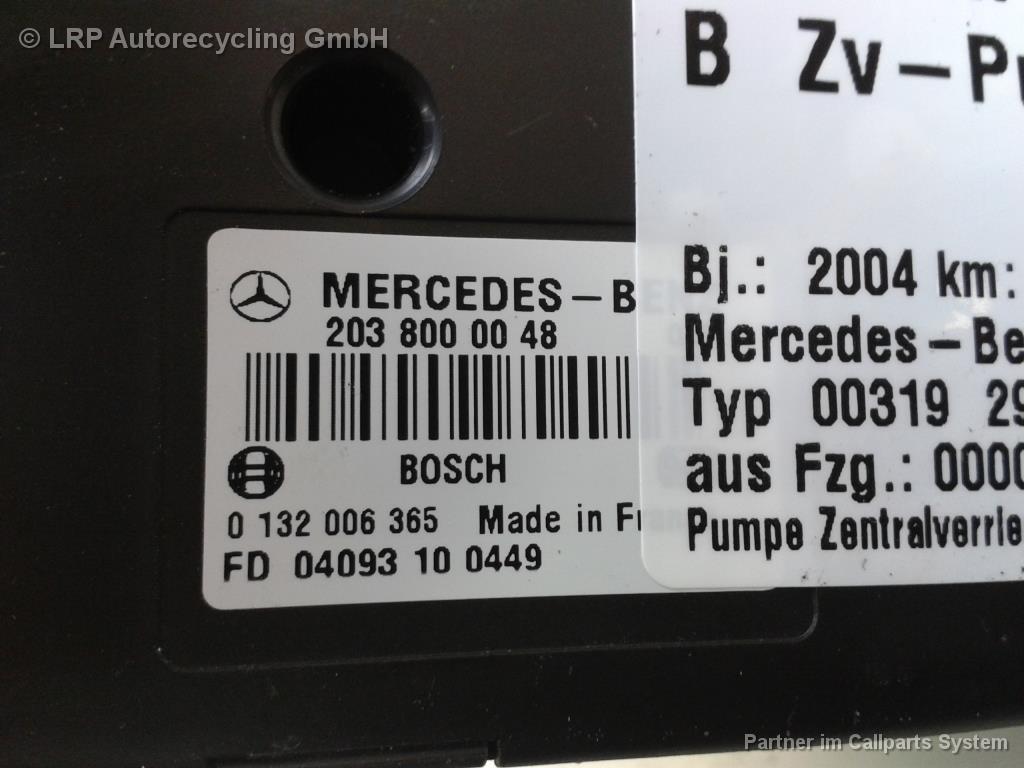 Mercedes CLK C209 Coupe BJ2004 Pumpe Zentralverriegelung A2038000048 Bosch