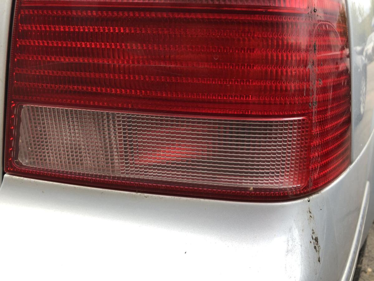 VW Bora 1J R&uuml;ckleuchte rechts R&uuml;cklicht Heckleuchte Limo Schlusslicht