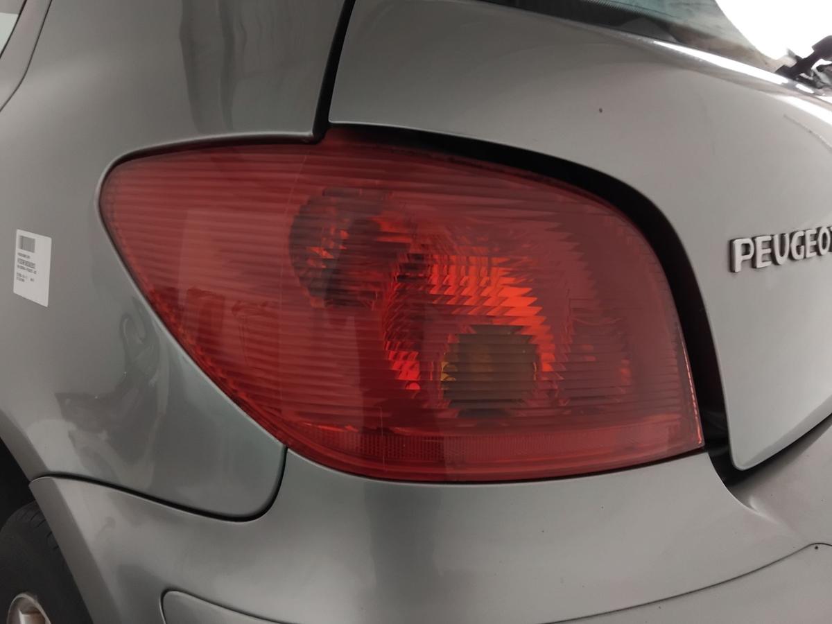 Peugeot 307 original R&uuml;ckleuchte Schlussleuchte links Flie&szlig;heck BJ2004