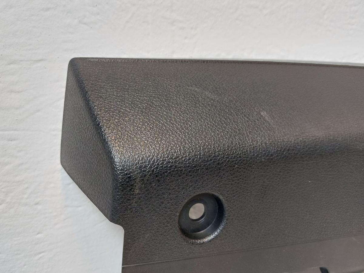 BMW 1er F20 Innenverkleidung Armaturenbrett unten links Fu&szlig;raum