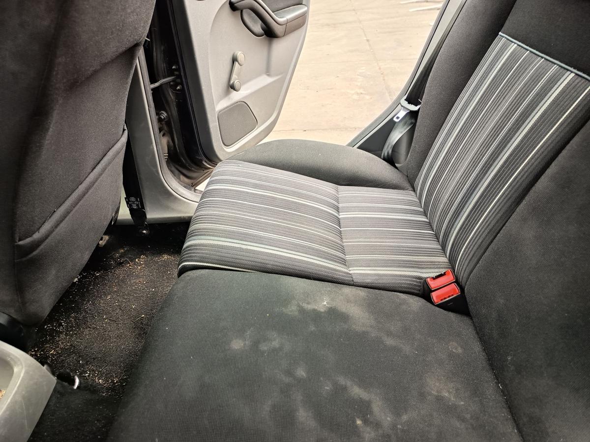 Ford Focus DA3 Flie&szlig;heck original R&uuml;cksitzbank Stoff anthrazitgrau Bj 2009