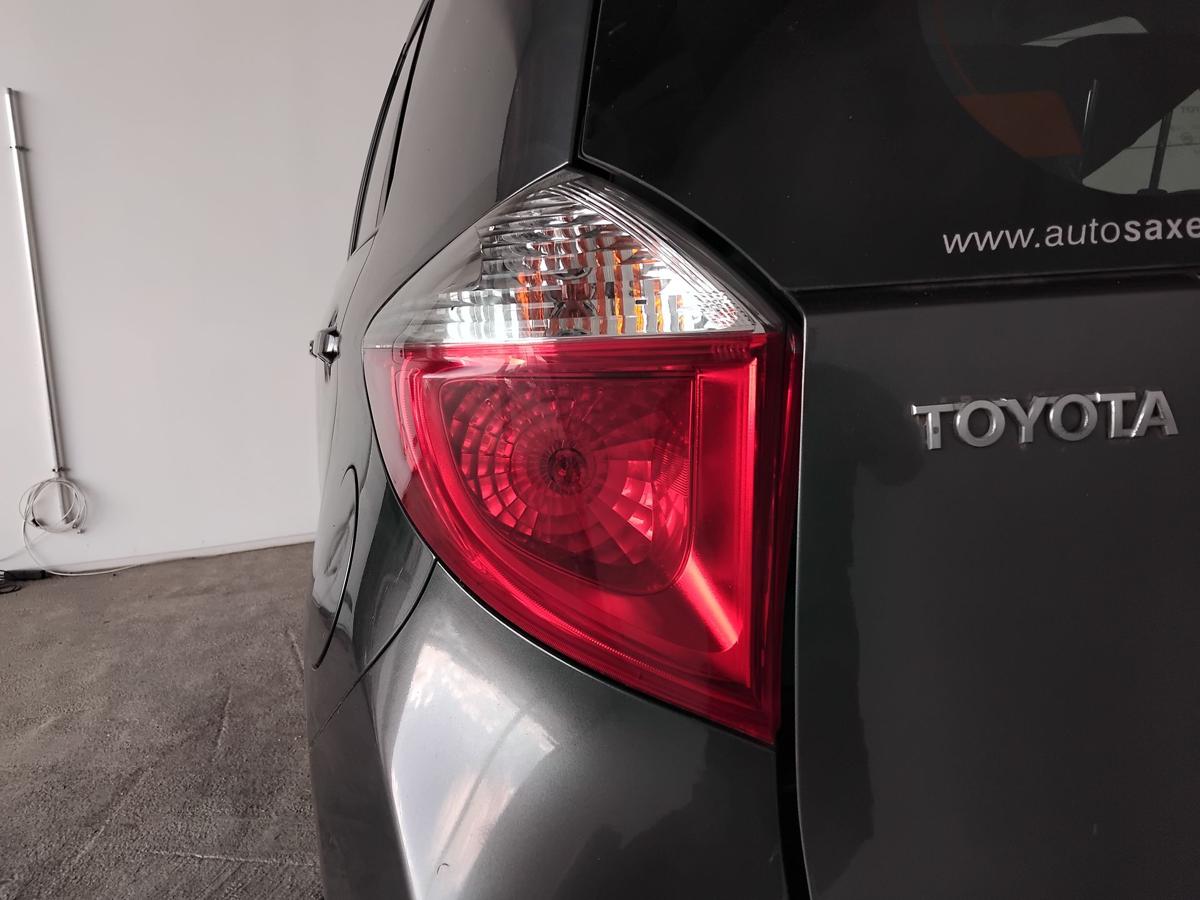Toyota Verso-S original R&uuml;ckleuchte Heckleuchte links BJ2013