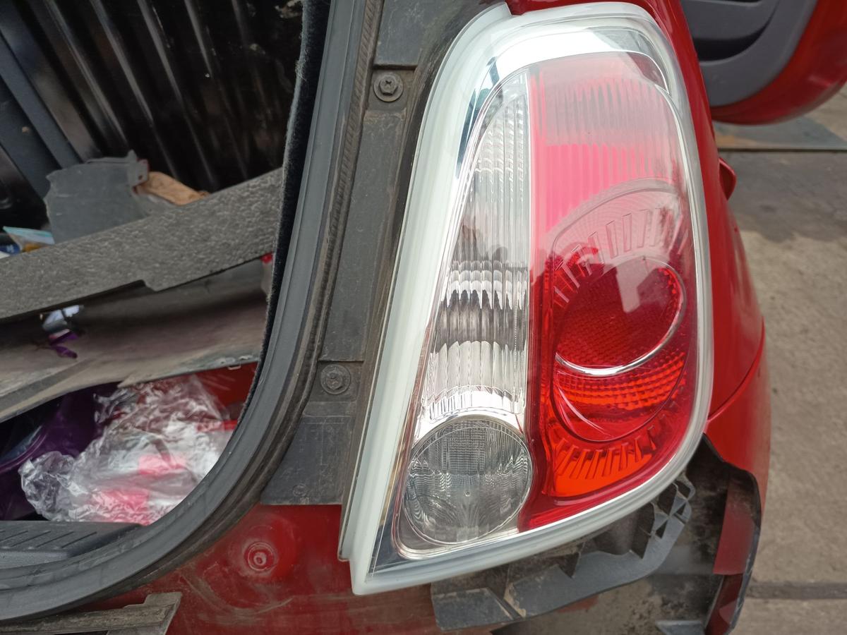 Fiat 500 original R&uuml;ckleuchte rechts Heck Schluss Licht Bj 2012