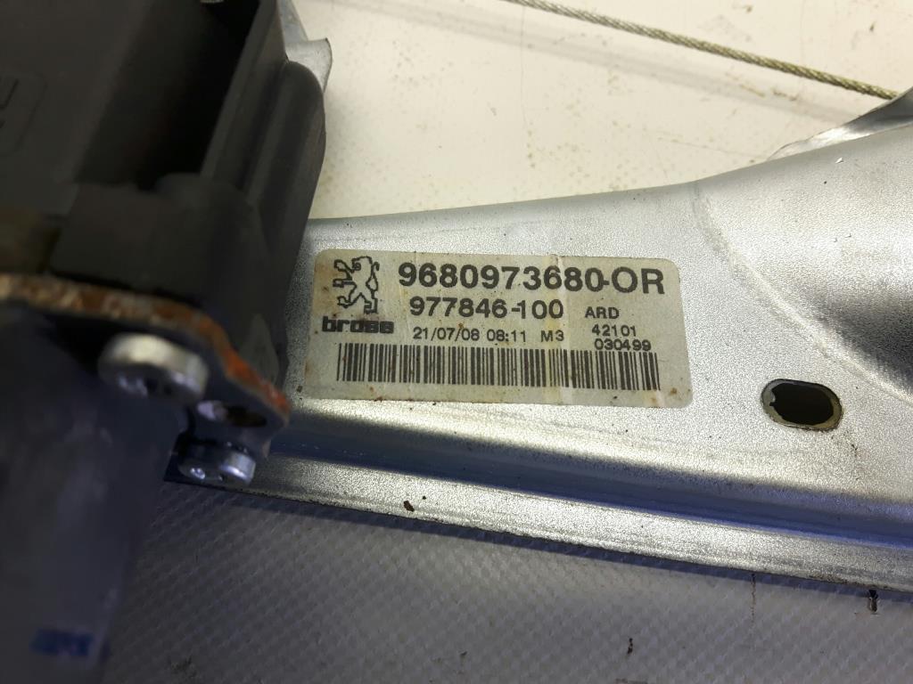 Peugeot 308 Baujahr 2008 Fensterheber hinten rechts elektrisch 9680973680