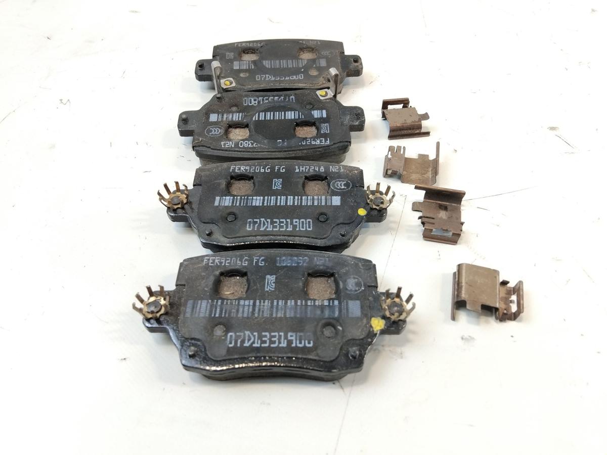 Tesla Model Y Performance original Satz Bremsbel&auml;ge Hinterachse Bj.2022