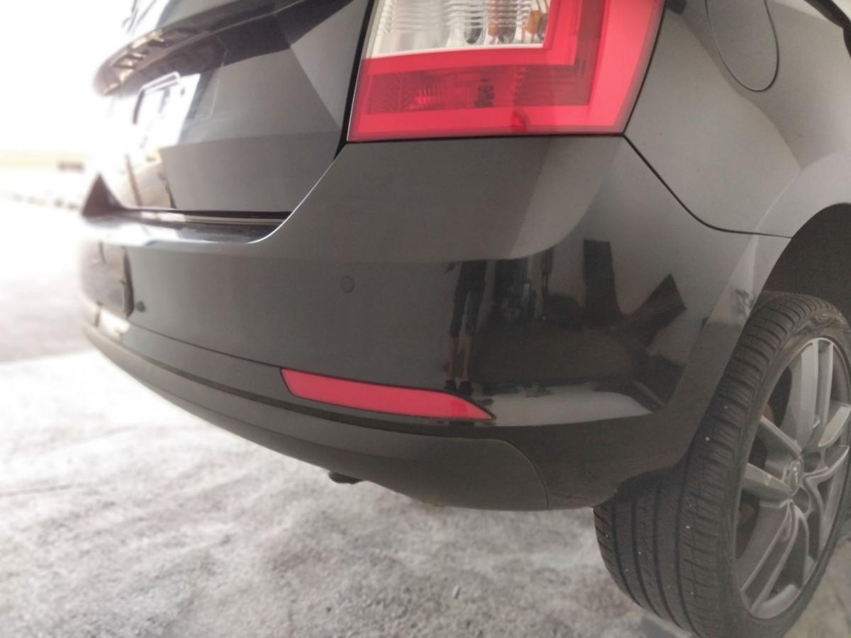 Skoda Rapid NH Spaceback orig Sto&szlig;stange Sto&szlig;f&auml;nger hinten PDC BJ2013 LF9R Blackmagic