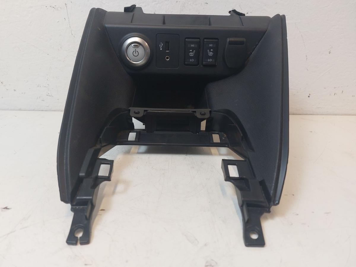 Nissan Leaf ZE1 40kWh Verkleidung Schaltkulisse mit diversen Schaltern Tastern