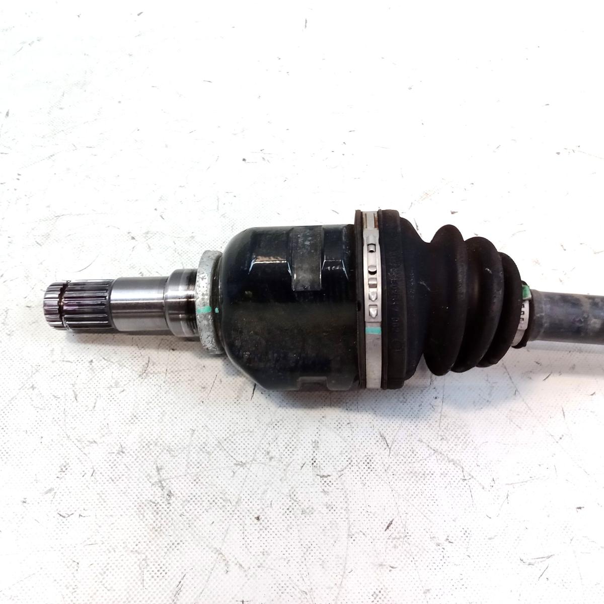 Toyota Yaris 3 XP13 original Antriebswelle Gelenkwelle links 1.5 Hybrid Bj.2020