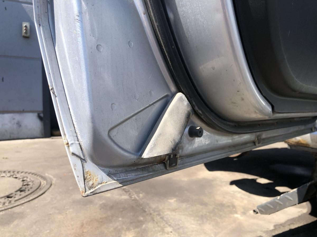 Mazda 5 original Tür vorn links Fahrer 22V Satinsilber Bj 2006