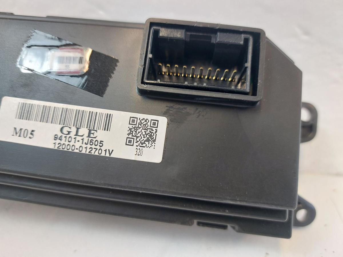 Hyundai i20 PB Display Bordcomputer Uhr Anzeige Mittelkonsole OEM