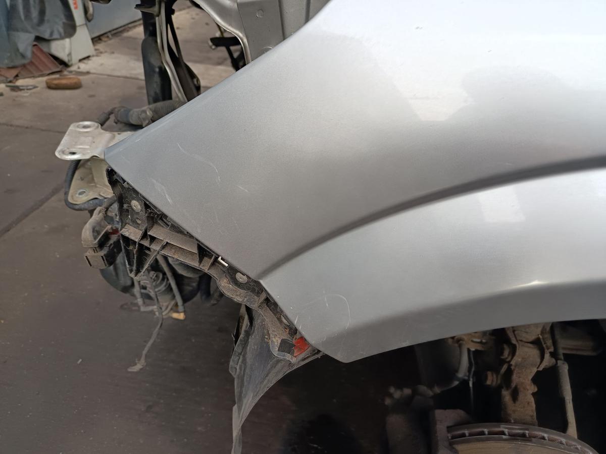 Opel Astra H Caravan ab 2007 original Kotflügel links Fahrer Z157 Starsilber III