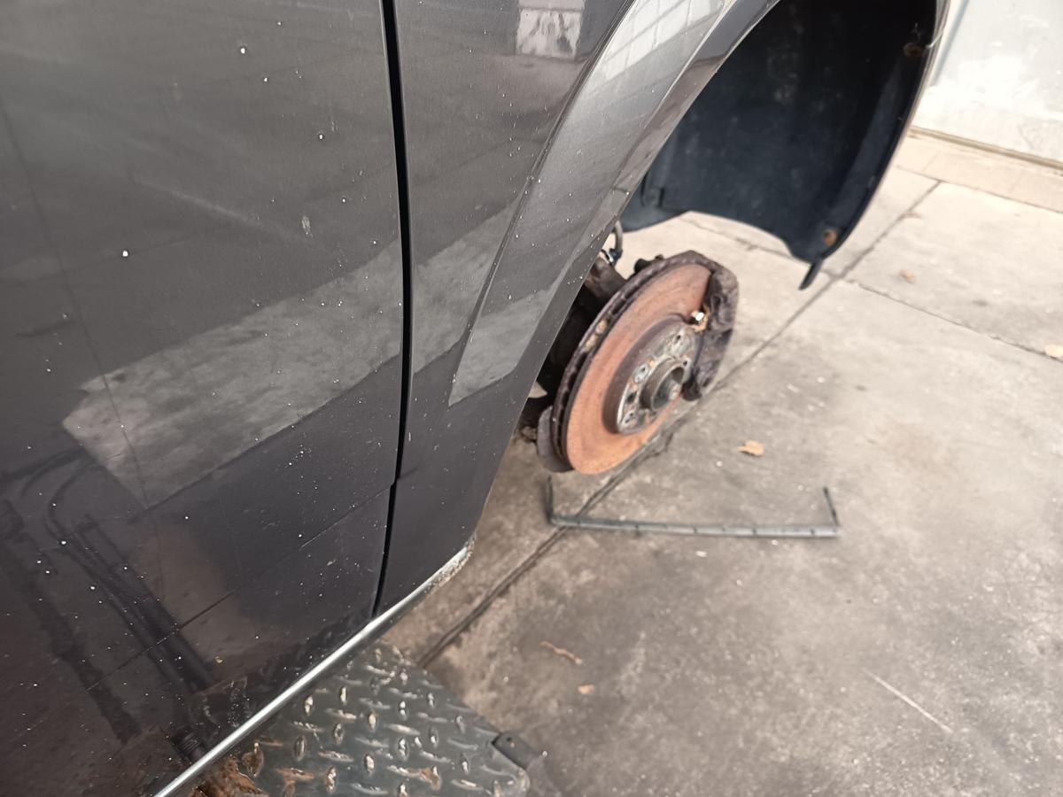 Opel Astra H original Kotfl&uuml;gel vorn rechts Seitenteil Z177 Karbongrau Bj 2010